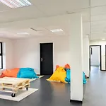Uxco Grenad'inn Apartment